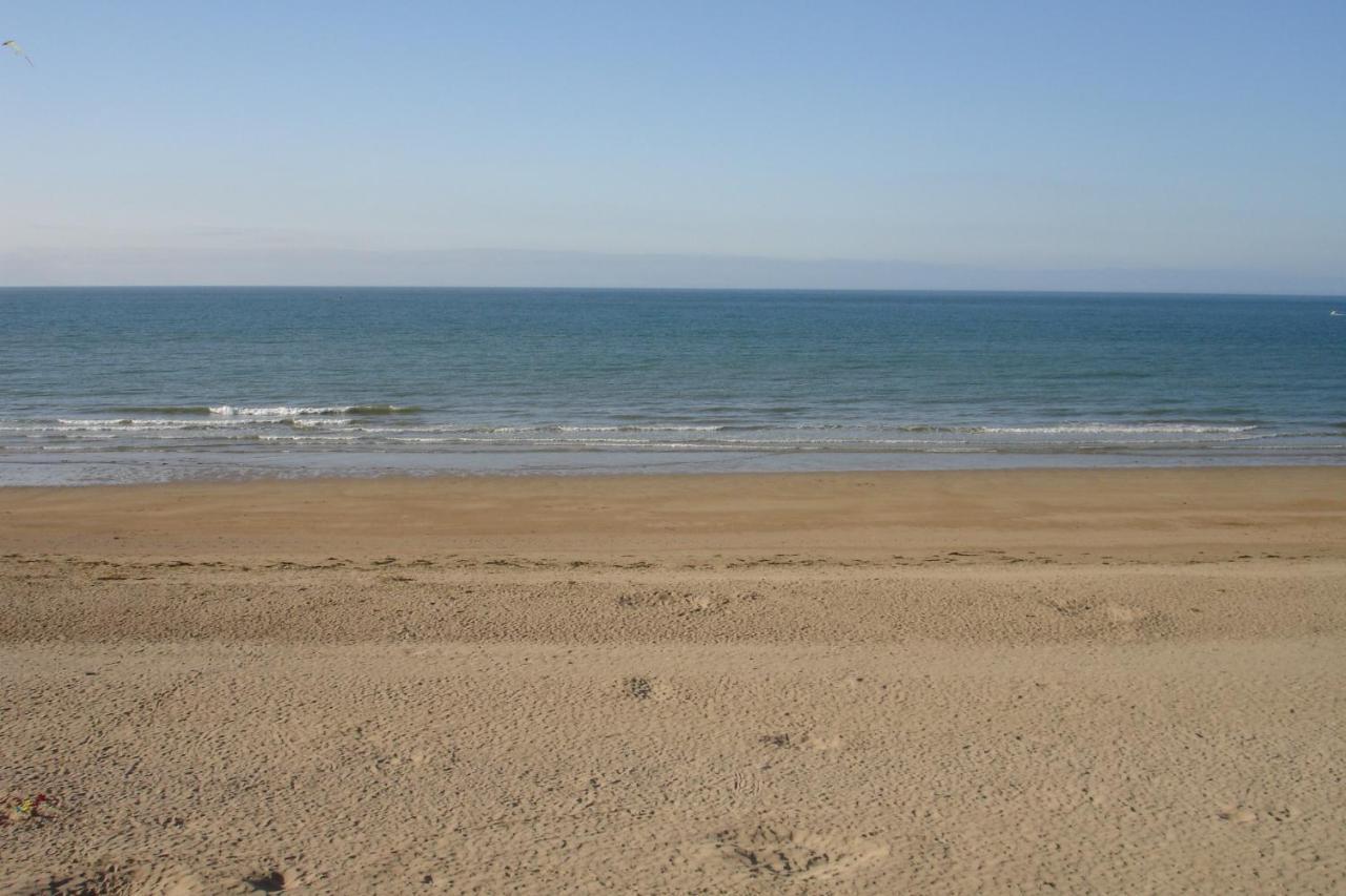 La Plage - Appartement Vue Mer Курсел-сюр-Мер Екстериор снимка
